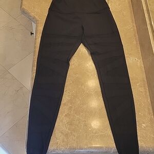 Lululemon Black Mesh Front High-rise 28" Tights/ Leggings
